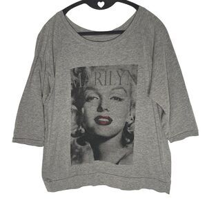 Vtg 1985 Marilyn Monroe T-Shirt Womens S Gray Red Lips Freeze Hollywood Legend